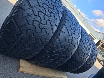 4 used tires Lt33x12.50r20 Venom Power Terra Hunter RX $250.00