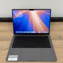 14" MacBook Pro M1 Pro 8 Core*500GB SSD*16GB RAM