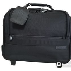 Briggs & Riley Baseline 2 Wheel Rolling Cabin Duffel Bag Suitcase

** Price Is Firm**