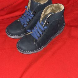 $45 Size 7.5 Navy Onfoot Sneaker Boot