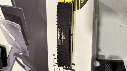 Corsair vengeance ddr4 16gb single stick