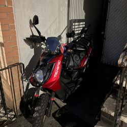 Transpro 150 CC GAS SCOOTER WITH TITLE