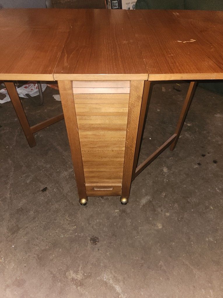 Vintage Romanian drop leaf table with 3 chairs 