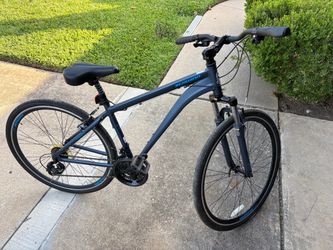 Schwinn Trailway Hybrid Bike