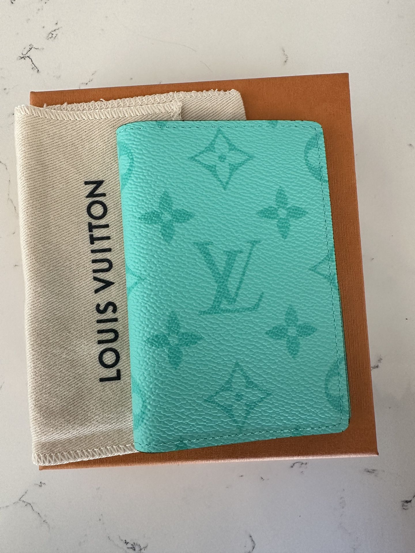 Louis Vuitton Pocket Organizer for Sale in New York, NY - OfferUp