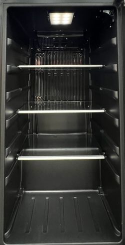 SUMMIT Refrigerator Mini Fridge FF195IF 01720 .