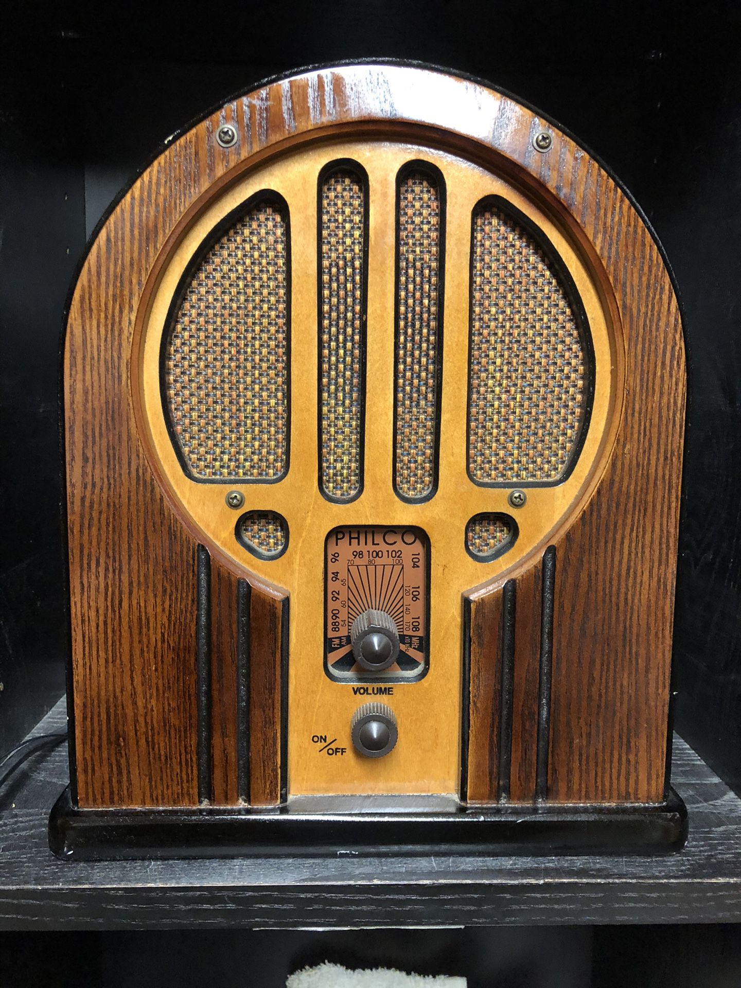 PHILCO Replica Vintage-Inspired Cathedral Wooden Oak Tabletop Radio