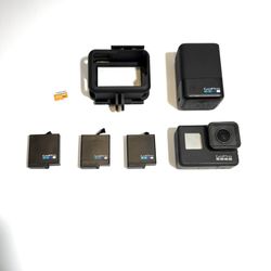 GoPro Hero 7 Black + 3 Batteries + Dual Charger + 64GB Card 