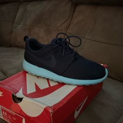 Women’s Nike Roshe One 