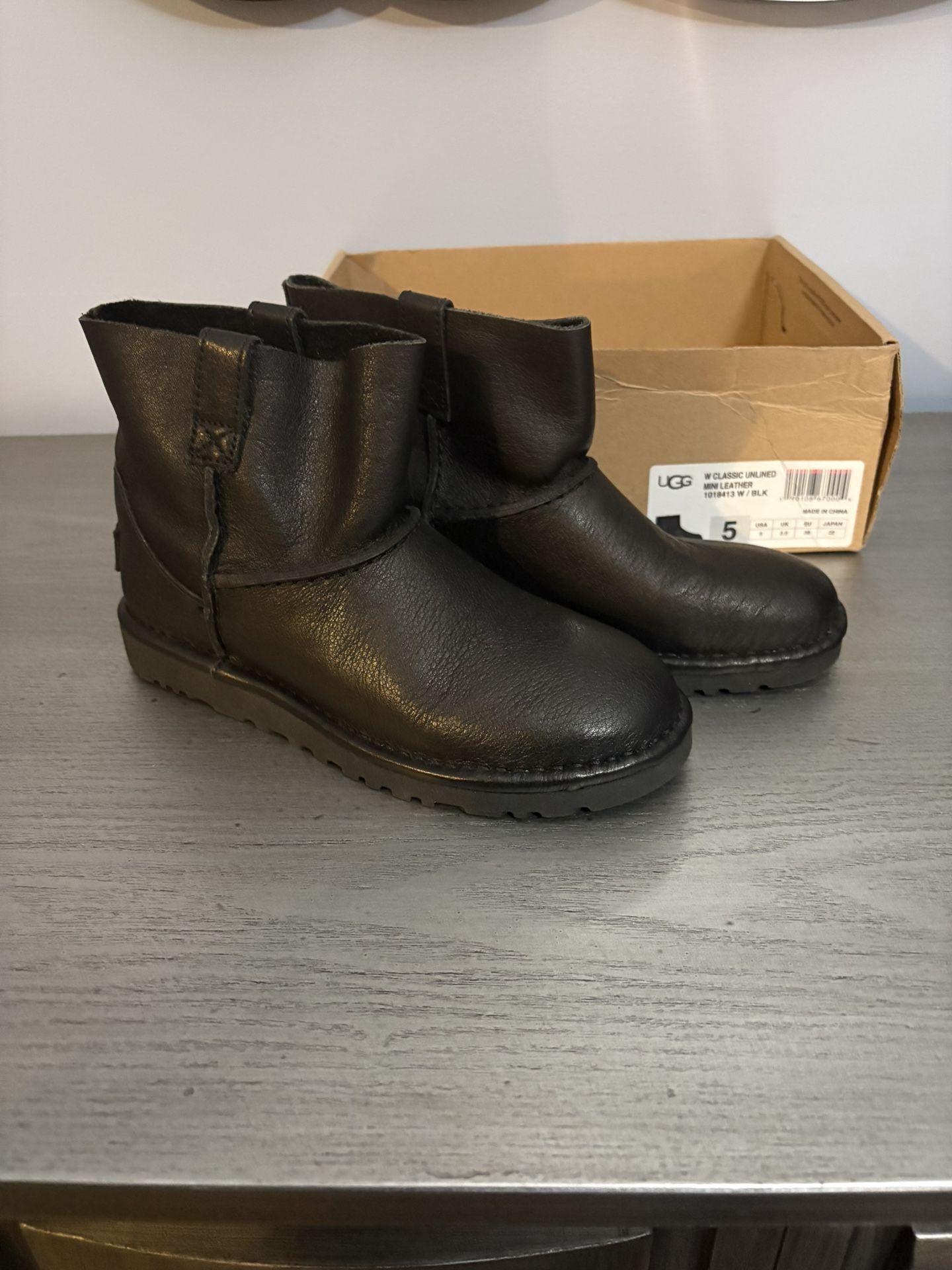 Women Ugg Mini Leather Boot