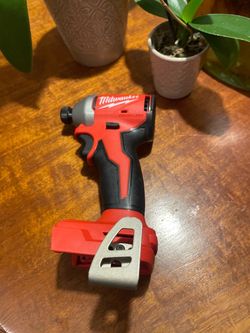 New 1/4” Milwaukee M18 Impact Driver Brushless (Tool Only Solo Herramienta) $60 Firm-Firme