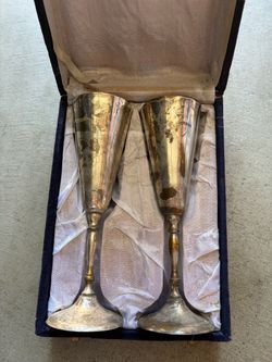 Vintage late 1800s cups