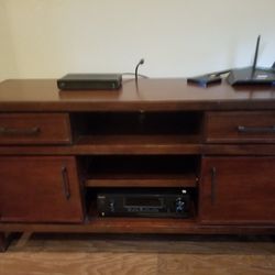 TV Stand/Entertainment With Drawers Abd Open Side Doors 
