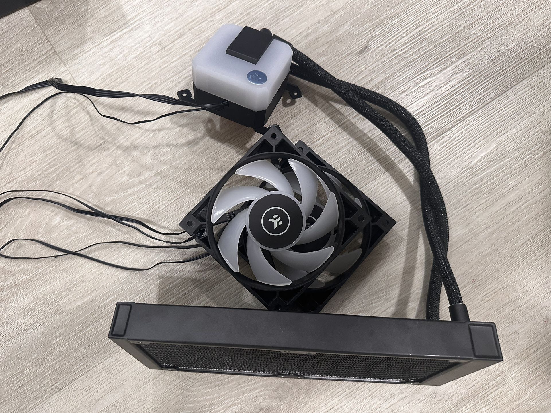 EK AIO 240mm (RGB)