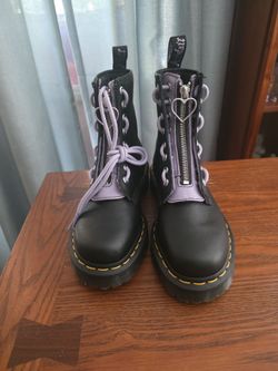 Girls Doc Martin's