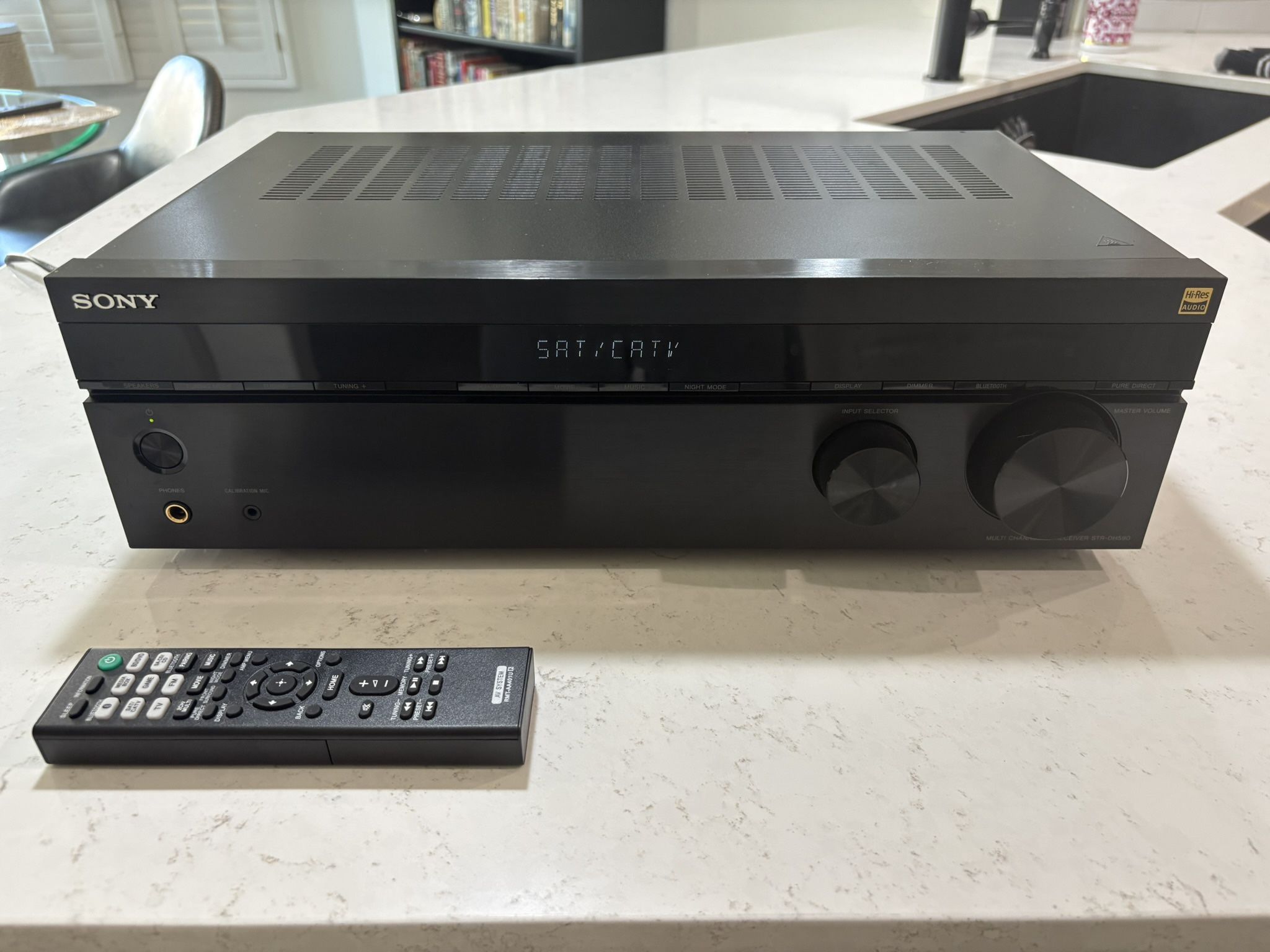Sony STR-DH590 5.1 AV Receiver – Like New, HDMI ARC & Bluetooth - current model