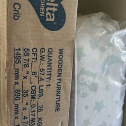 Delta Children 4 in 1 Crib Wooden Furniture