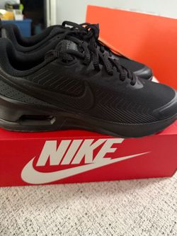 New!!! Nike Air Max Low-Top Sneakers Triple Black
