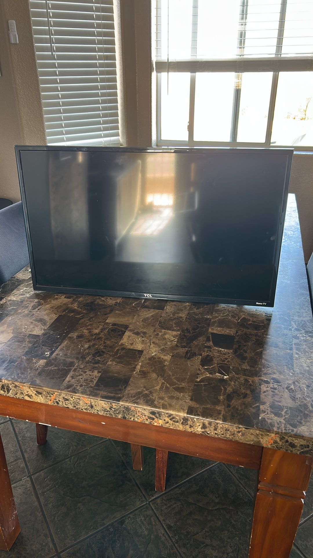 32 Inch TCL Roku Smart Tv