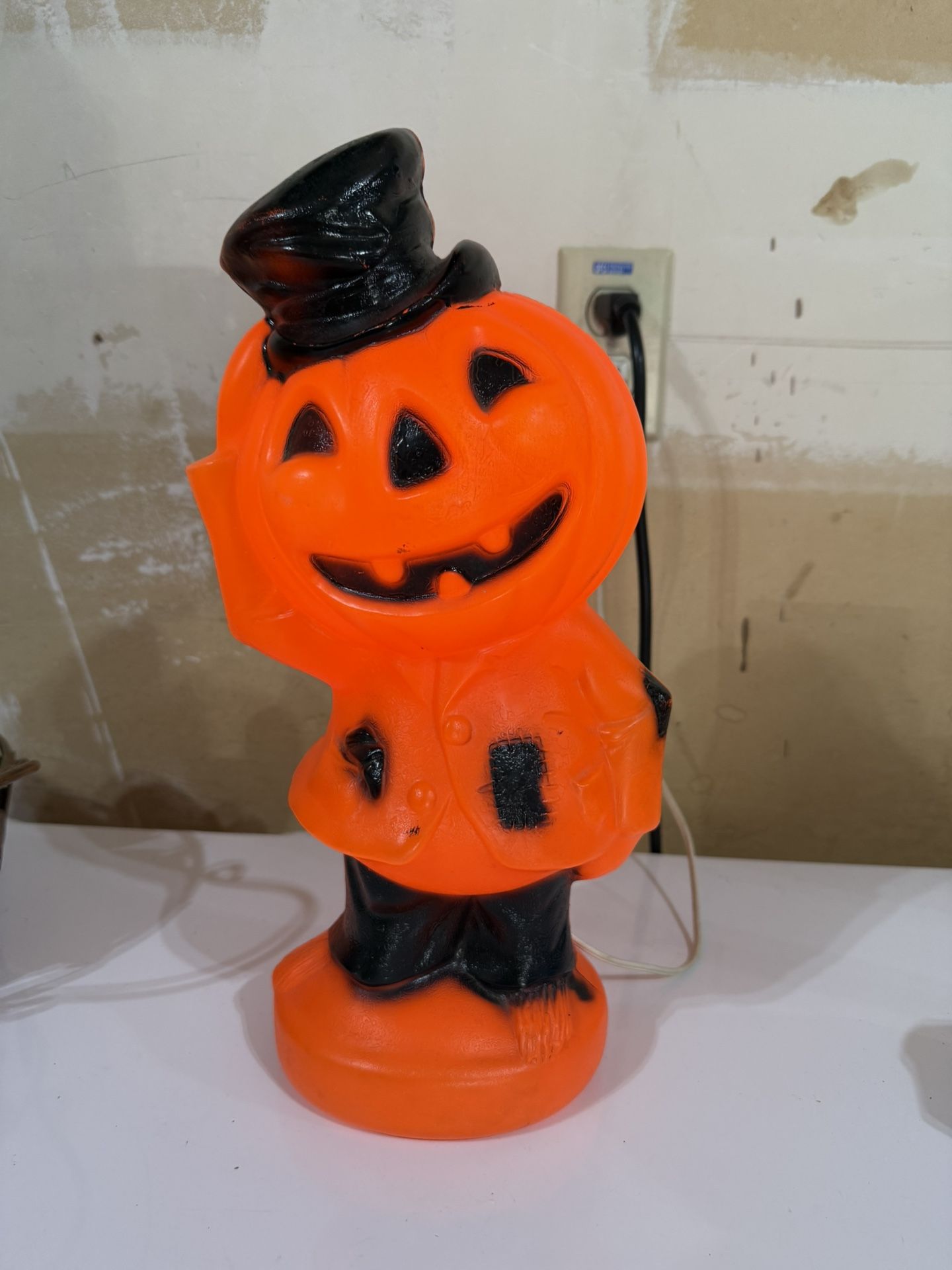 Vintage 14” Lite-up Pumpkin