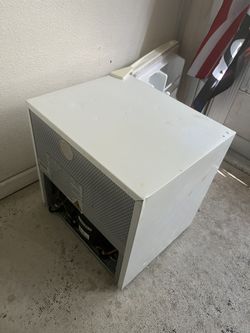 DC Mini Fridge
