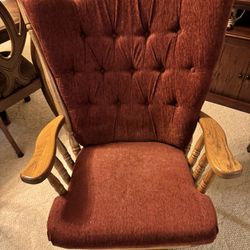 Solid oak like new rocking chair with pad