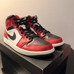 Jordan Retro 1 Mid