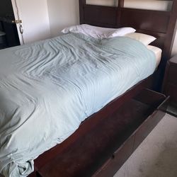 Queen Size Dark Wood Bed Frame With Drawers