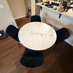 Modholic Tulip Marble Dining Table - 40" Round, Black Base