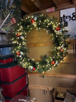 Lighted Christmas wreath