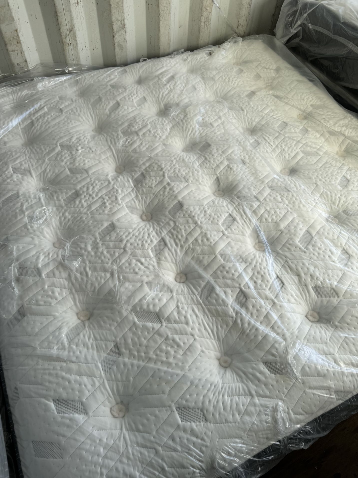 King Size Eastern Euro King Koil Intimate Firm Button Top Pillow Stearns & Foster Serta Sealy Aireloom Kluft Hotel Collection Saatva Adjustable Base