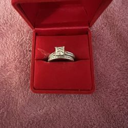 Engagement /wedding Ring