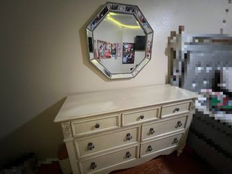 Solid Wood White 7-Drawer Dresser with Mirror