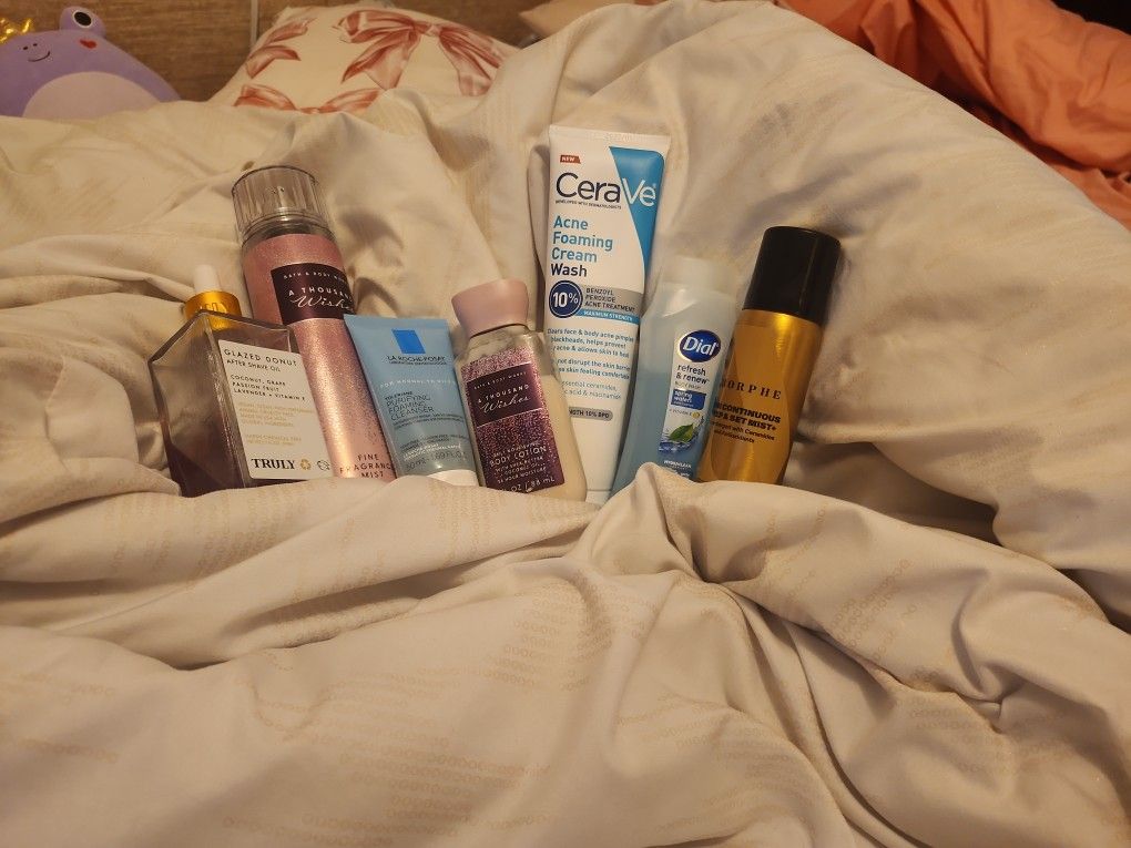 Body, And Face Reset Pundle 7pcs Cerave,morphe,La-Roche-Posay, Truly, BATH AND BODY WORKS Unused Products.