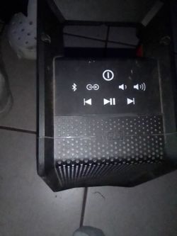 Milwaukee speaker m18 with a xc5.0 battery