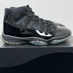 Air Jordan 11 “Cap & Gown” (2018) (Preowned)