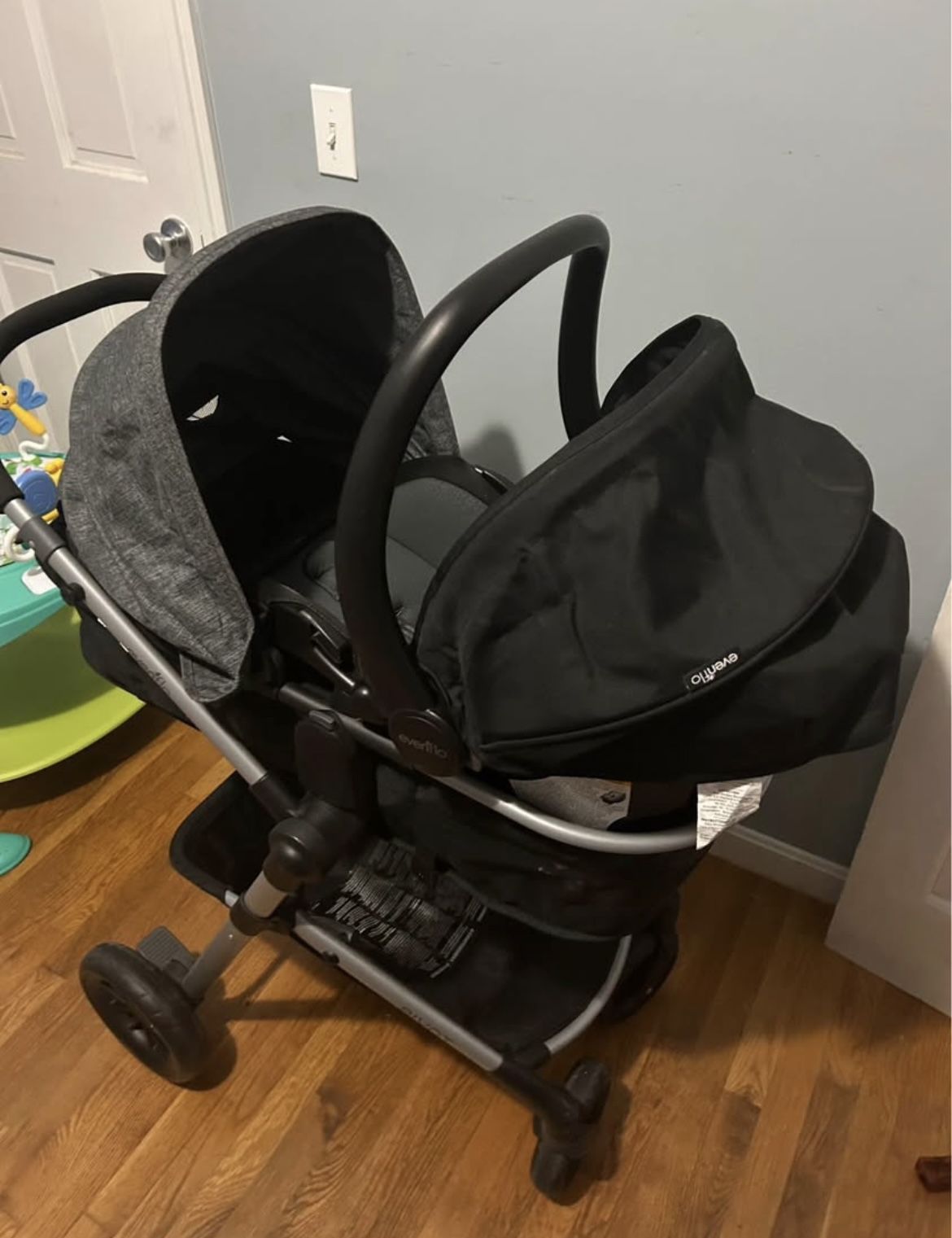 Even Flow Bassinet Stroller With Infant Car seat