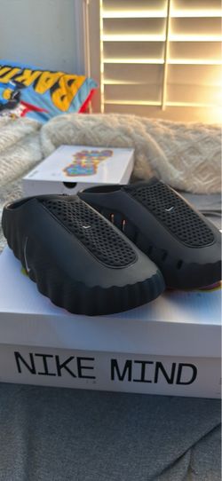 Brand new Nike mind size 11