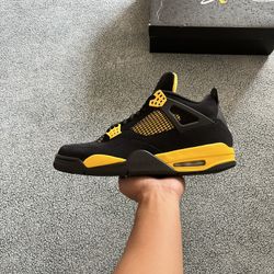 Jordan 4 Yellow Thunder