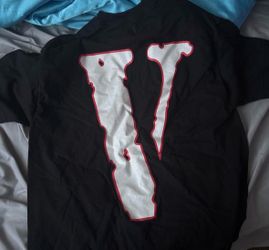 Vlone Black T-Shirt Large V Logo nba young boy