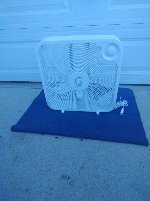 Genesis 20 Box Fan 3
