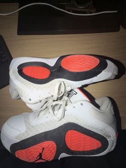 Size 9.5 Tatum 2 Basketball Shoes