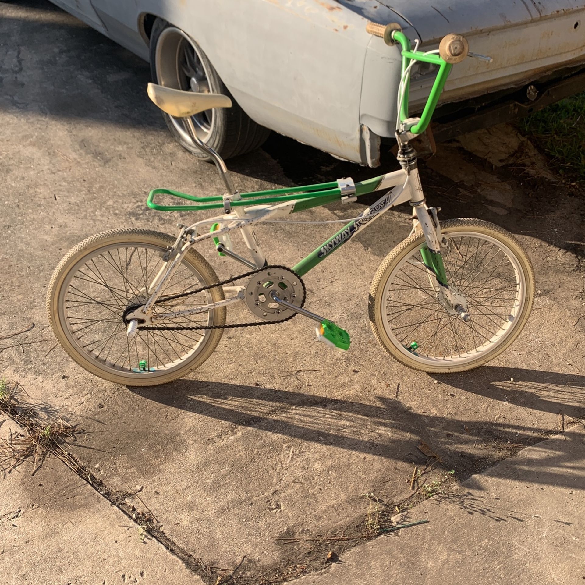 Skyway Street beat Old Bmx Freestyle