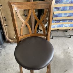 Swivel Barstool 