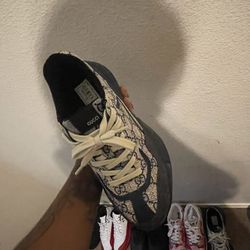  Gucci Shoe Size 9.5 📱 