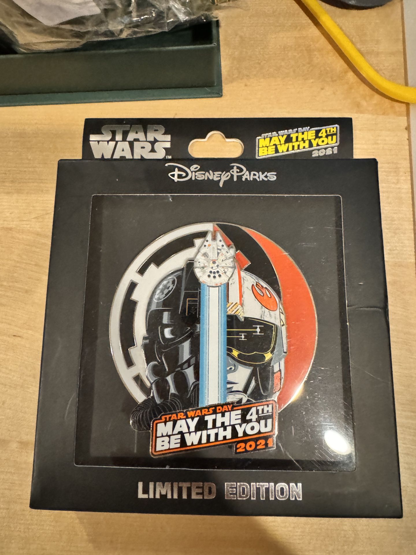 Disney Star Wars May The 4th Be With You 2021 Jumbo Pin Limited Edition 1/1000