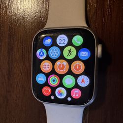 Series 8 Apple Watch With Cellular 