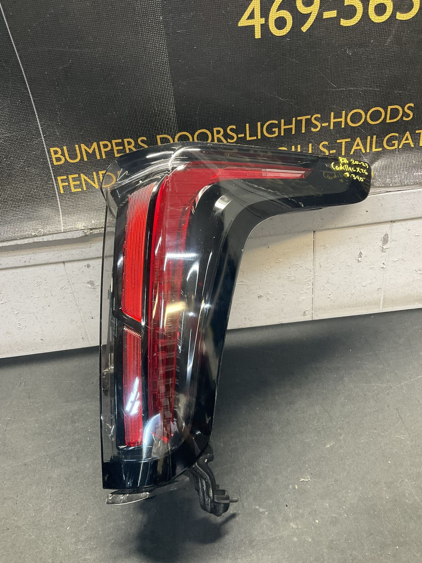 CADILLAC XT6 RH TAILLIGHT 2020-2023 oem