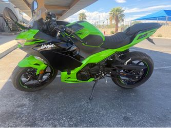 23 Kawasaki Ninja 400