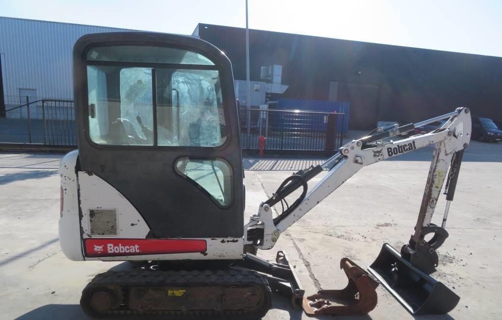 Bobcat 323